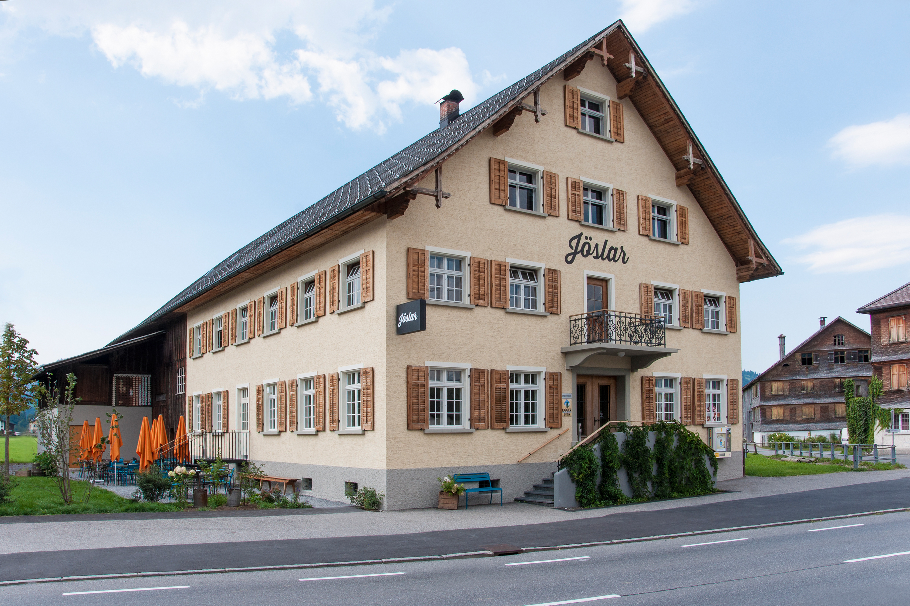 Gasthaus Jöslar Bar Andelsbuch firm Architektur und Bauherrenmanagement Schweiz Österreich