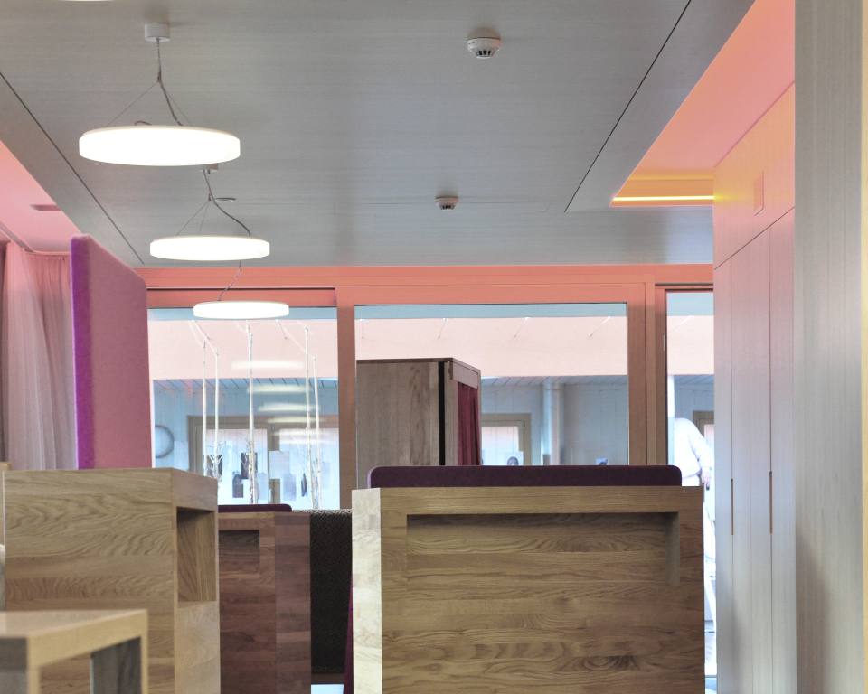 Sonnweid AG Das Heim Wetzikon Pflegeoase Möbel Beleuchtung  firm Architektur und Bauherrenmanagement Österreich Schweiz 